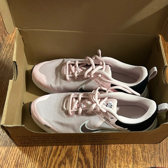 Nike Downshifter 12 - pink - size 5y - Picture 4 of 4
